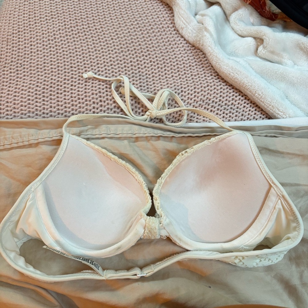 Elegant Cream Lace Halter Bralette - Picture 2 of 3